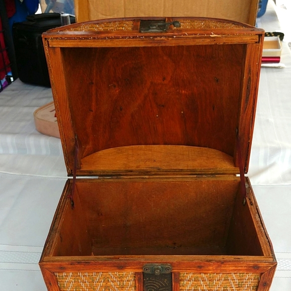 Vintage SMALL PIRATE TREASURE CHEST Tropical Home Nautical Décor 9.5" x 7" x 8". - Picture 4 of 13